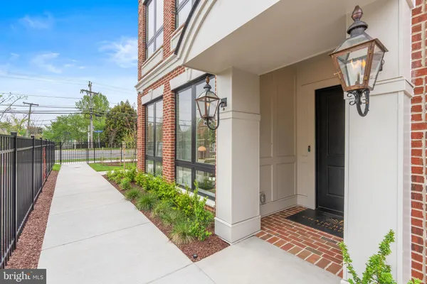 $2,659,900 | 7043 Liberty Lane, McLean, VA 22101