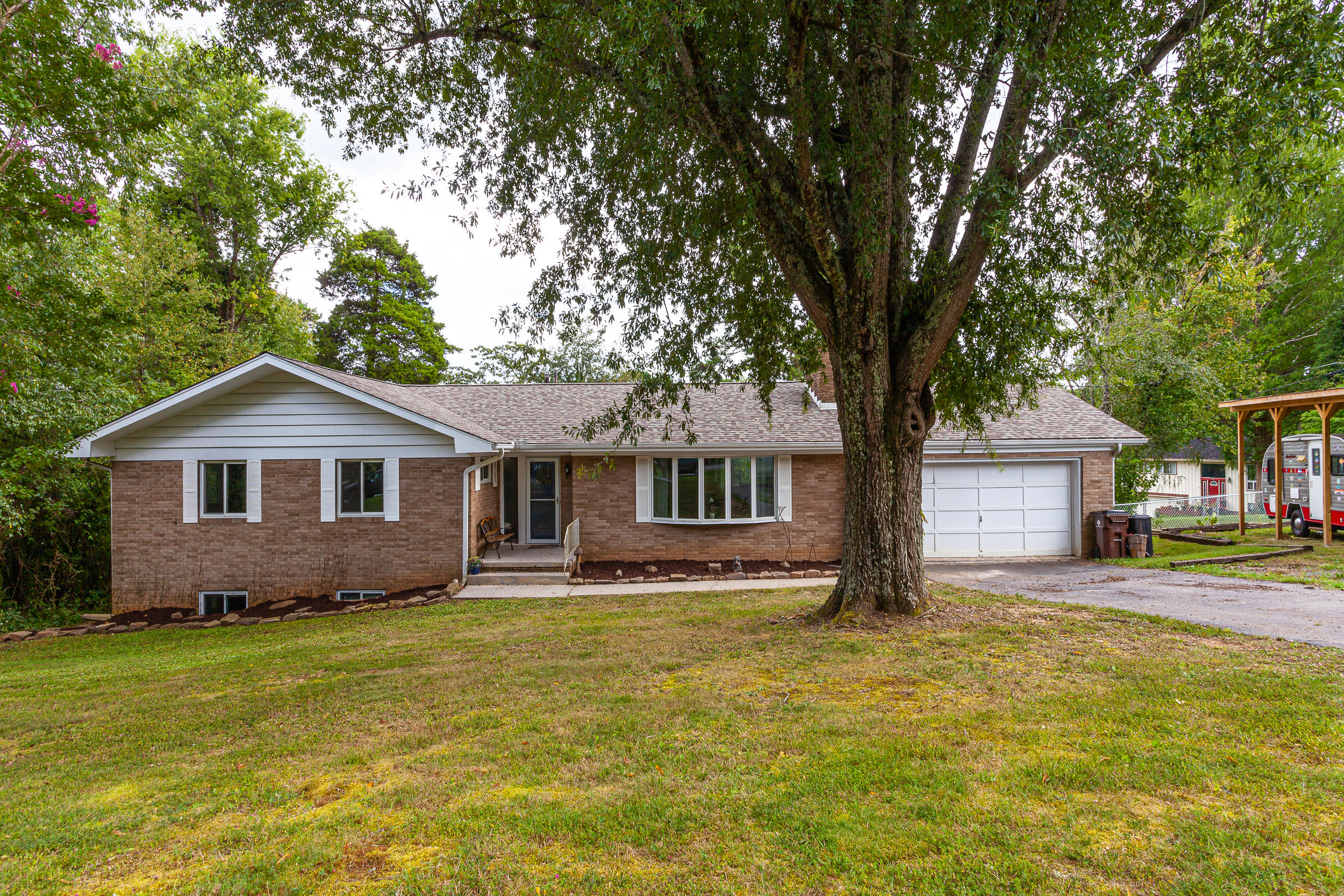 114 Monticello Road Oak Ridge, TN 37830 - Photo 1 of 29 114mont-4
