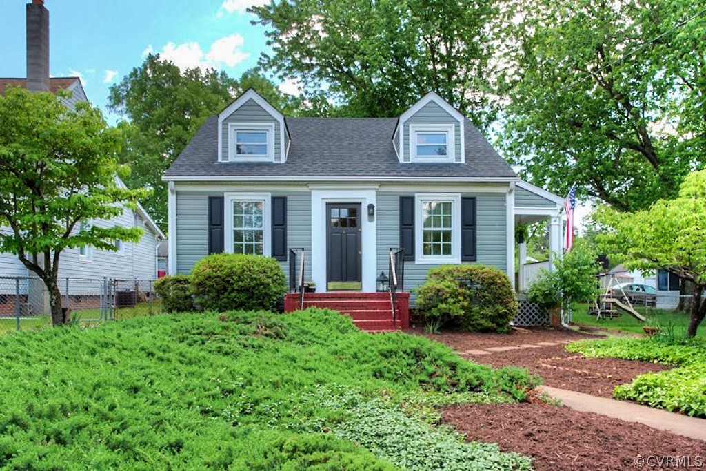 2205 Newman Road Richmond, VA 23231 - Photo 2 of 30 New, easy to maintain vinyl siding.