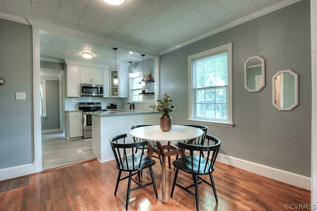 2205 Newman Road Richmond, VA 23231 - Photo 8 of 30 The dining area is spacious!