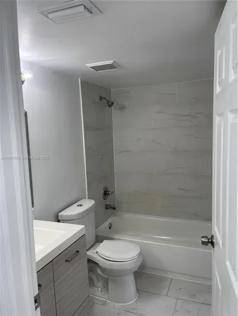 $1,995 | 10630 Southwest 157th Court, Unit 205, Miami, FL 33196