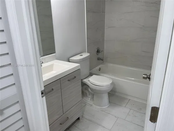 $1,995 | 10630 Southwest 157th Court, Unit 205, Miami, FL 33196