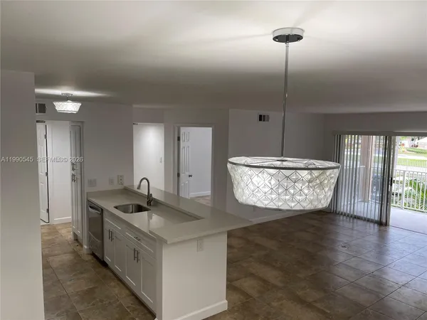 $1,995 | 10630 Southwest 157th Court, Unit 205, Miami, FL 33196