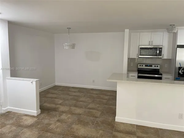 $1,995 | 10630 Southwest 157th Court, Unit 205, Miami, FL 33196