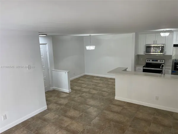 $1,995 | 10630 Southwest 157th Court, Unit 205, Miami, FL 33196