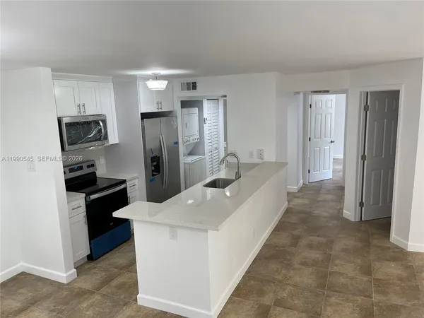 $1,995 | 10630 Southwest 157th Court, Unit 205, Miami, FL 33196