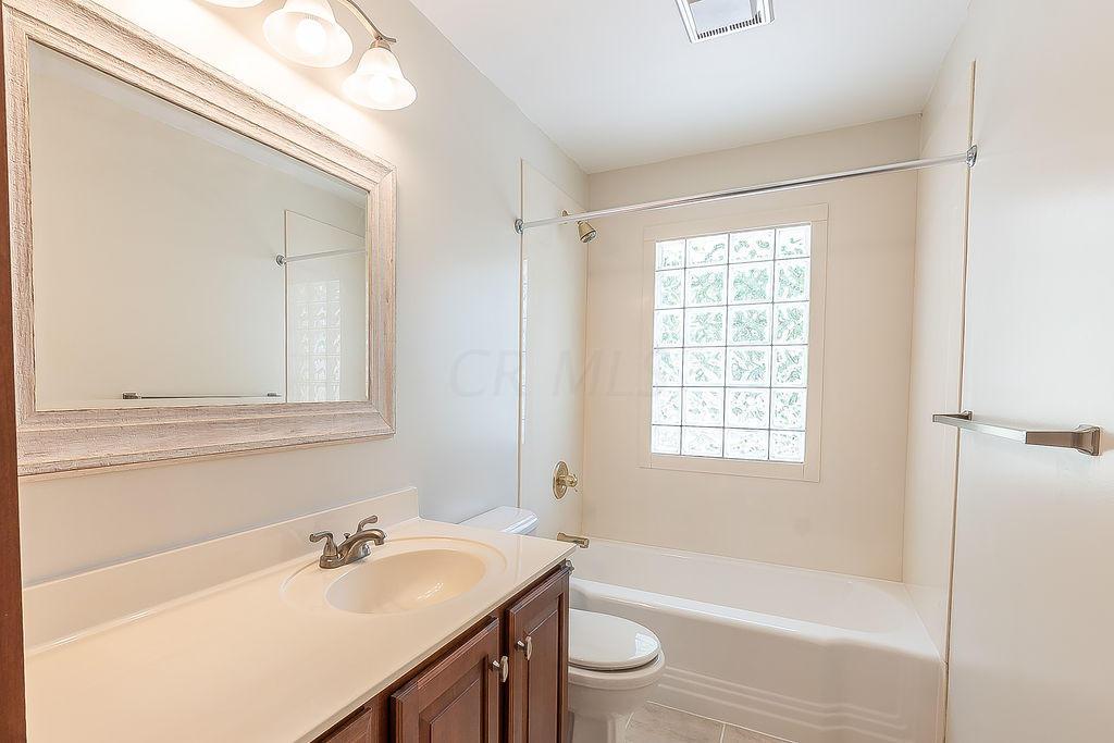 1938 Zollinger Road Columbus, OH 43221 - Photo 12 of 25 Gallery Image 12