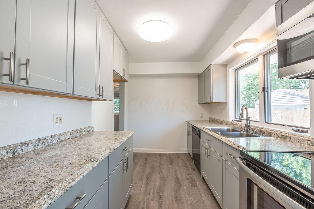1938 Zollinger Road Columbus, OH 43221 - Photo 8 of 25 Gallery Image 8