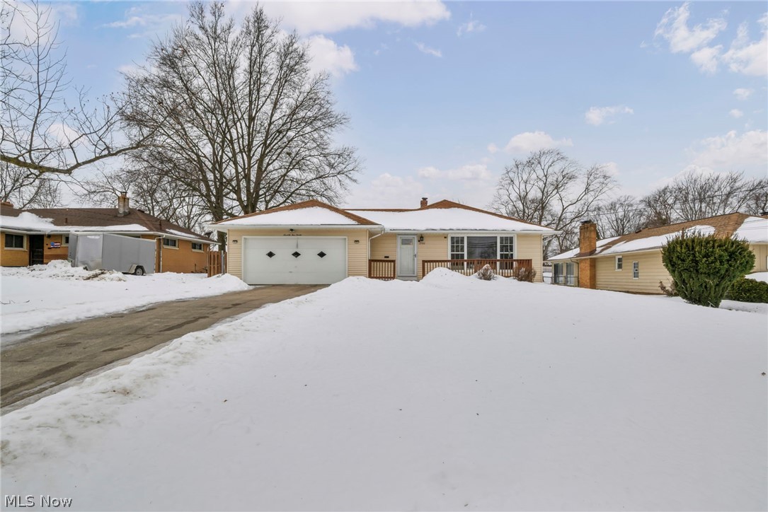 7590 Hoertz Road Cleveland, OH 44134 - Photo 2 of 40 Gallery Image 2