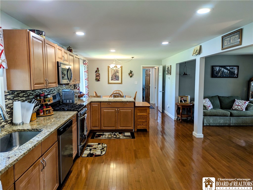 1633 Lakeview Road Hamburg, NY 14085 - Photo 4 of 23