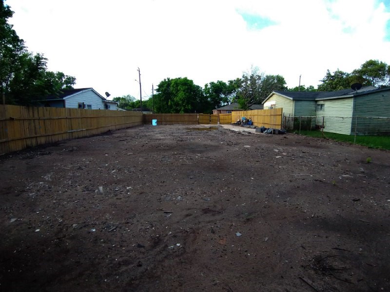 105 Zachary Street Houston, TX 77029 - Photo 6 of 7