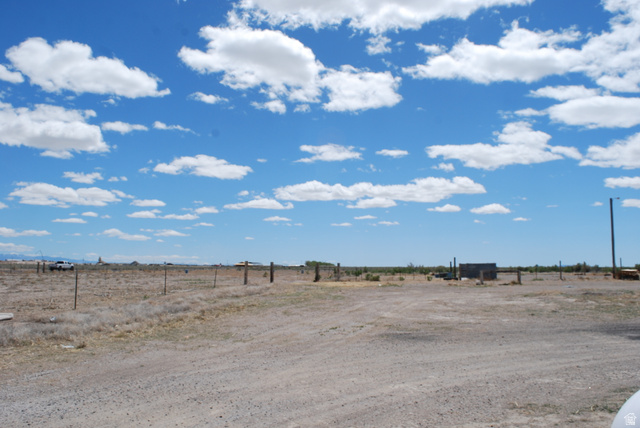 1015 West Ashby Road Delta, UT 84624 - Photo 3 of 10 View of yard with a view of countryside