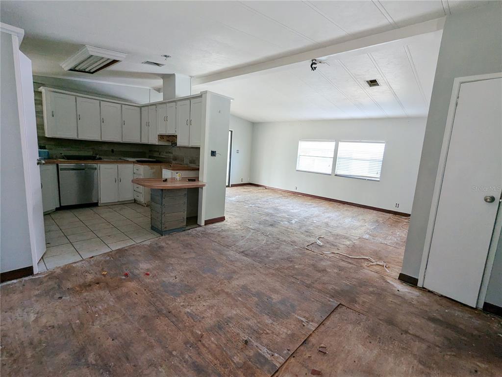 5652 Congress Street New Port Richey, FL 34653 - Photo 9 of 17 Gallery Image 9
