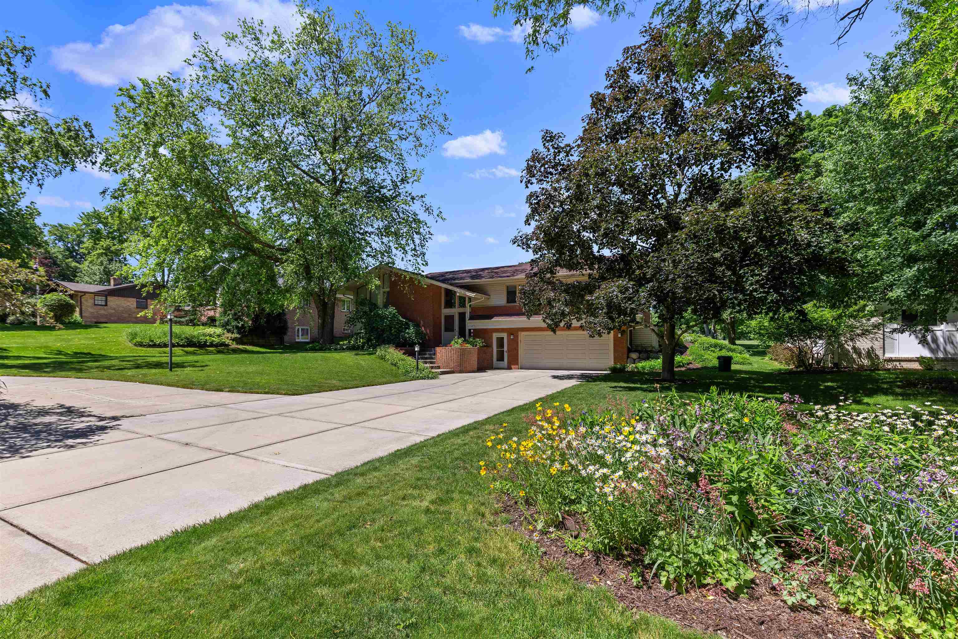 818 Roxbury Road Rockford, IL 61107 - Photo 5 of 29 a view of backyard with green space
