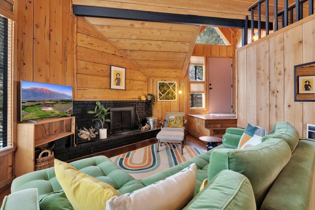 26785 Crestview Drive Idyllwild, CA 92549 - Photo 5 of 54 _7IV7658.jpg-SMALL