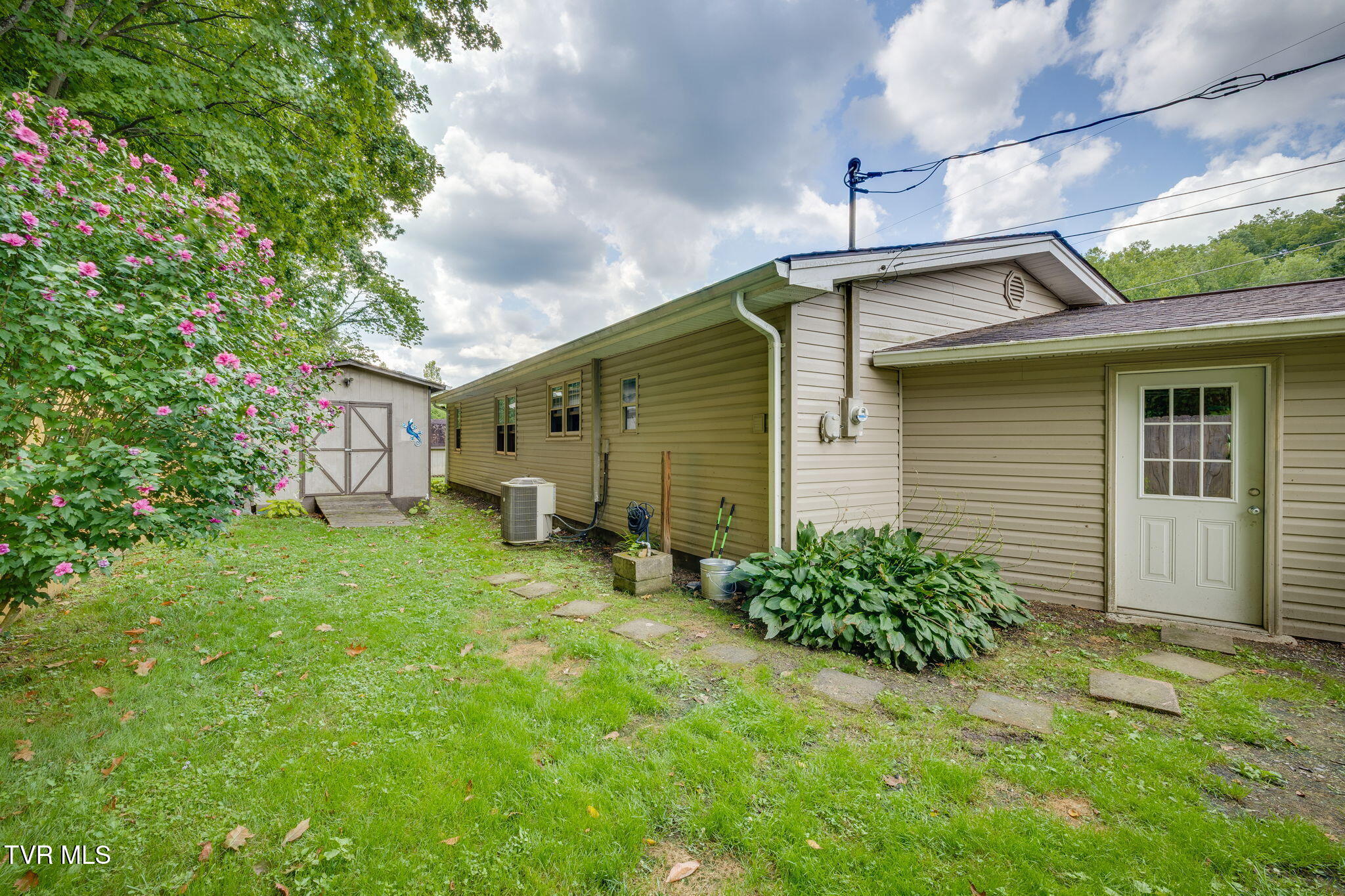 2809 Reservoir Road Kingsport, TN 37660 - Photo 24 of 31 023