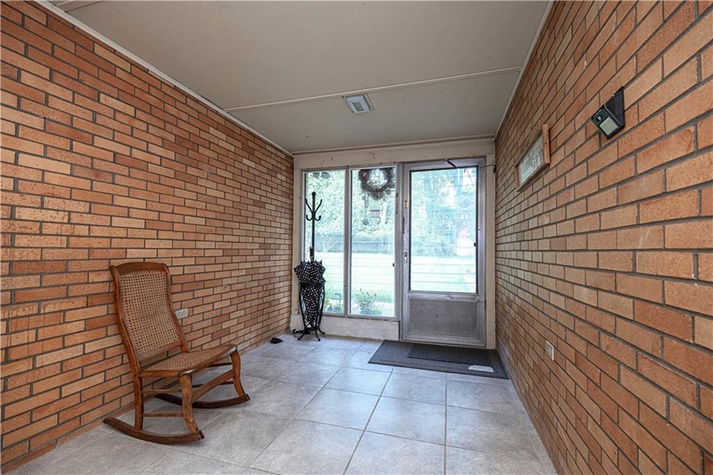 430 Sangree Road Pittsburgh, PA 15237 - Photo 6 of 34