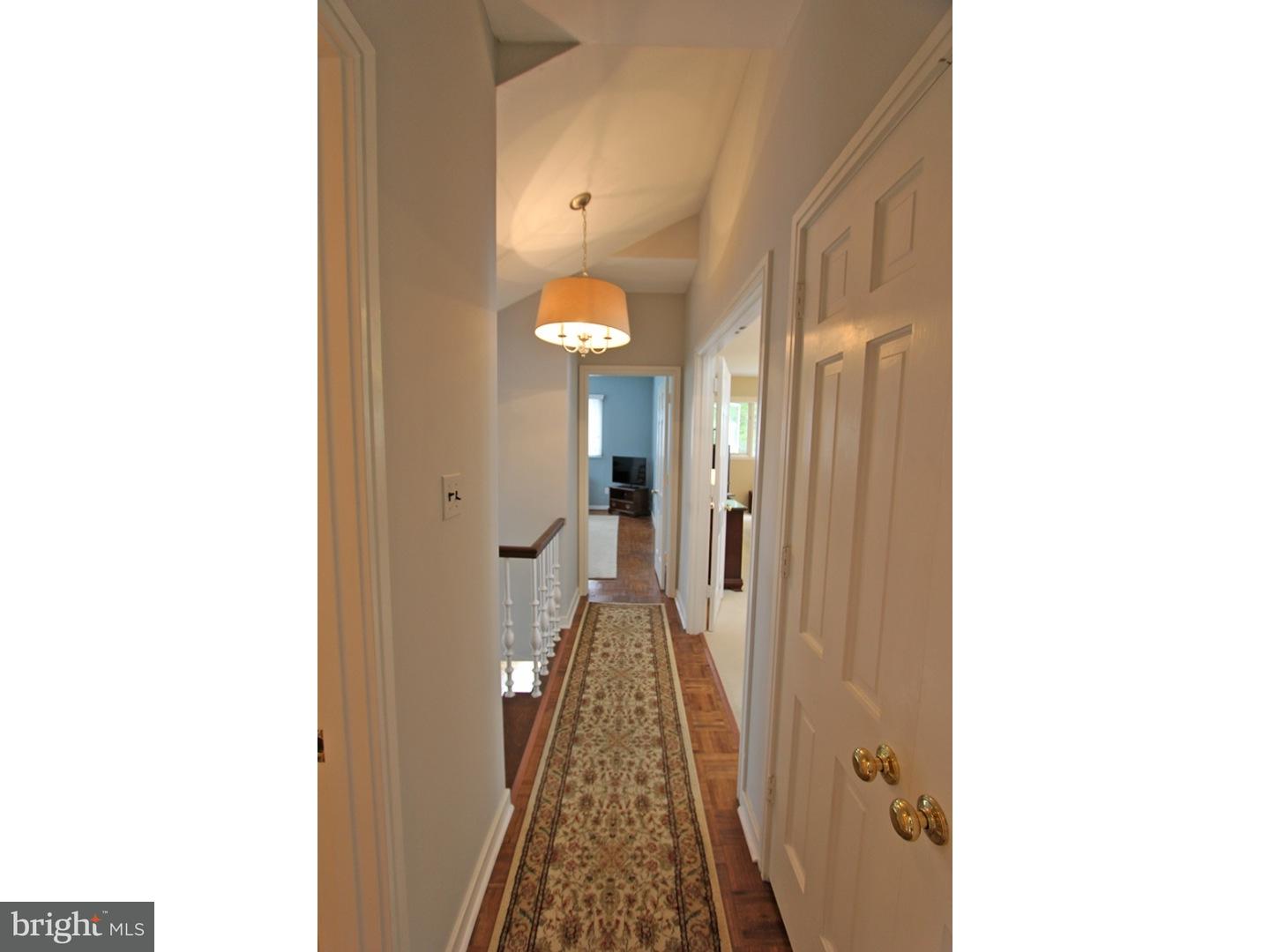 7 Avignon Devon, PA 19333 - Photo 11 of 25 Hallway