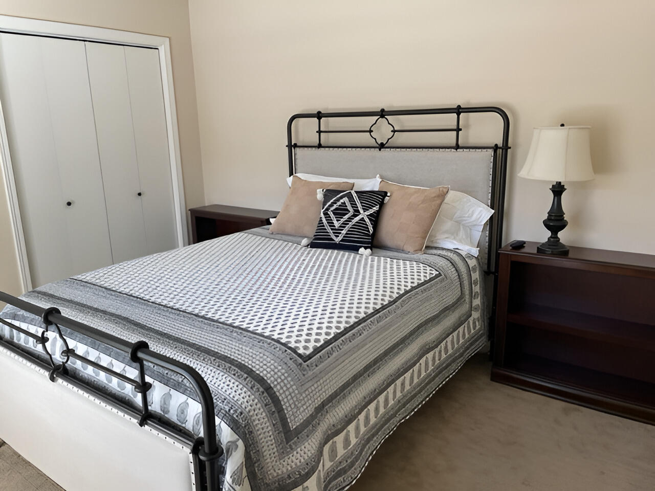 11 Palma Drive Rancho Mirage, CA 92270 - Photo 17 of 44 11PalmaDriveSecondBedroom