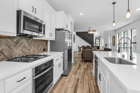 $469,500 | 335 Great Hills Drive, Montgomery, TX 77316