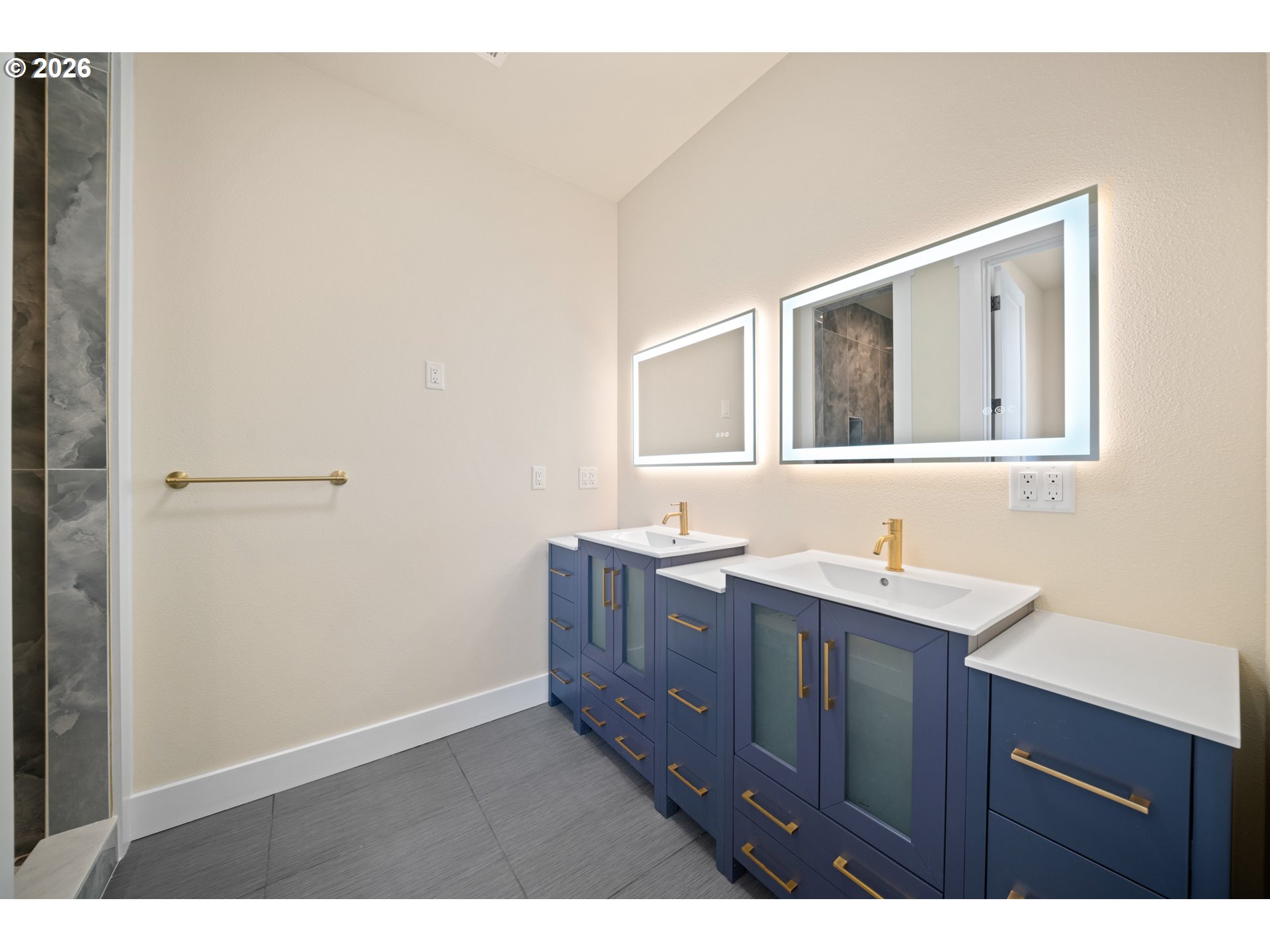 120 Victoria Circle Kalama, WA 98625 - Photo 21 of 44 a kitchen with sink and mirror