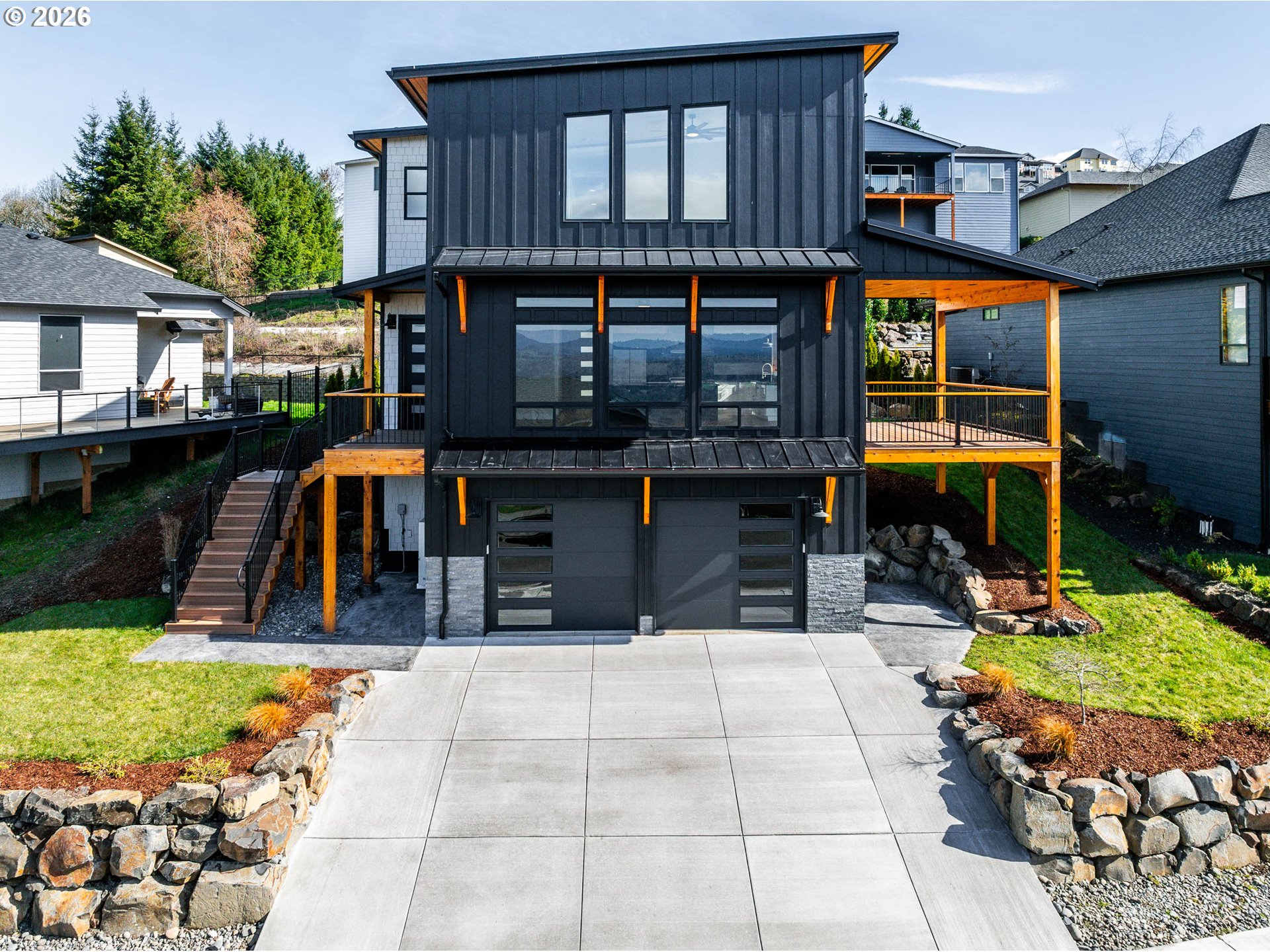 120 Victoria Circle Kalama, WA 98625 - Photo 40 of 44 a view of a building with a patio