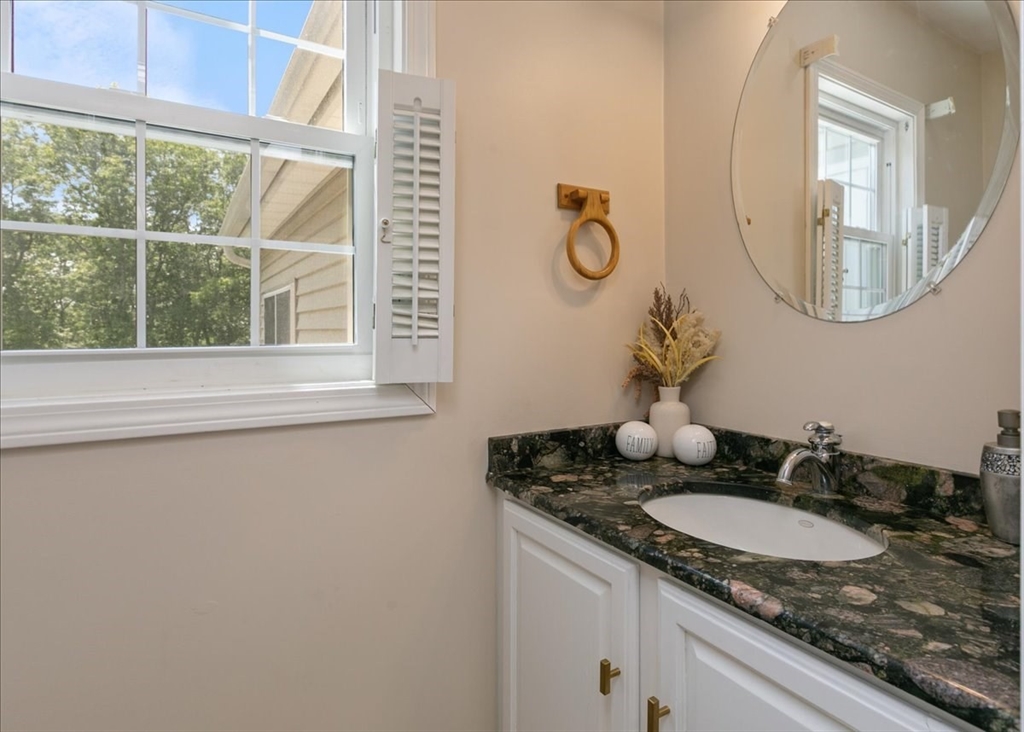 10 Blye Road Haverhill, MA 01832 - Photo 8 of 42