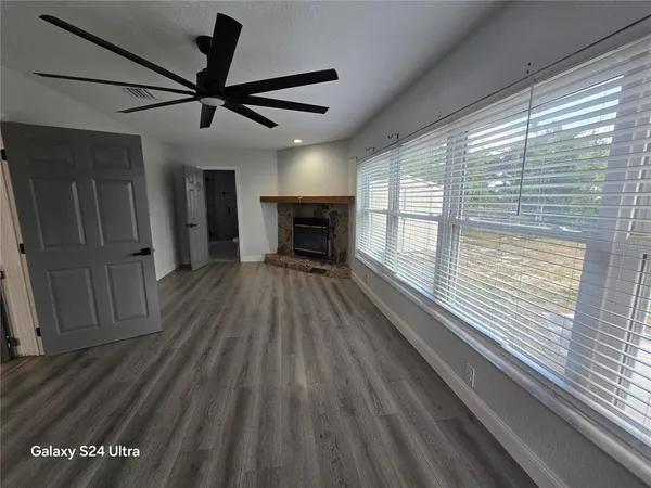 $2,500 | 5942 52nd Avenue North, Kenneth City, FL 33709