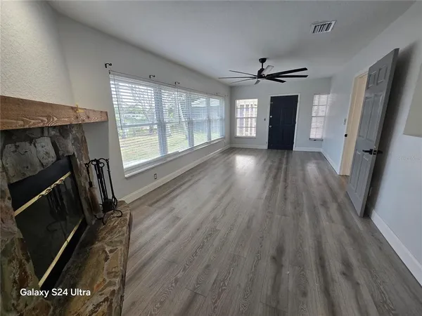 $2,500 | 5942 52nd Avenue North, Kenneth City, FL 33709
