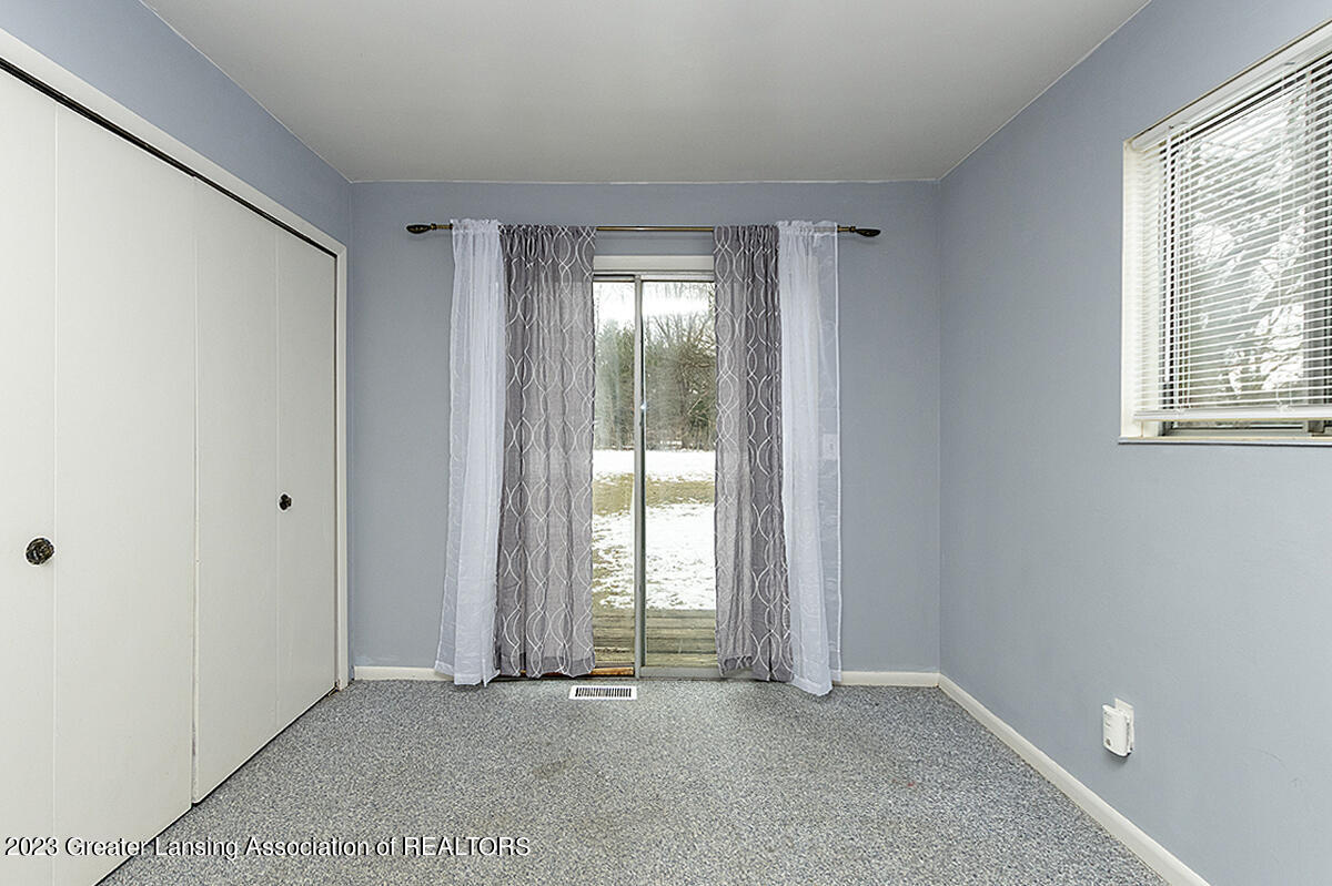 9123 West Frances Road Flushing, MI 48433 - Photo 4 of 17 04