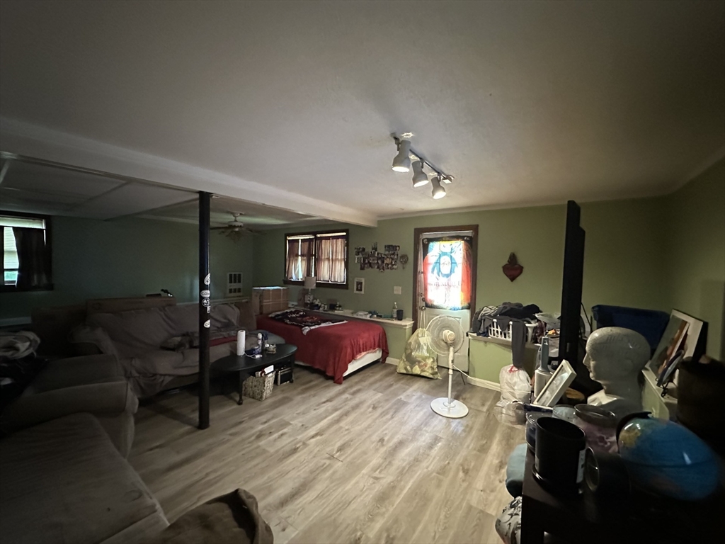 5 Loring Street Worcester, MA 01606 - Photo 4 of 15