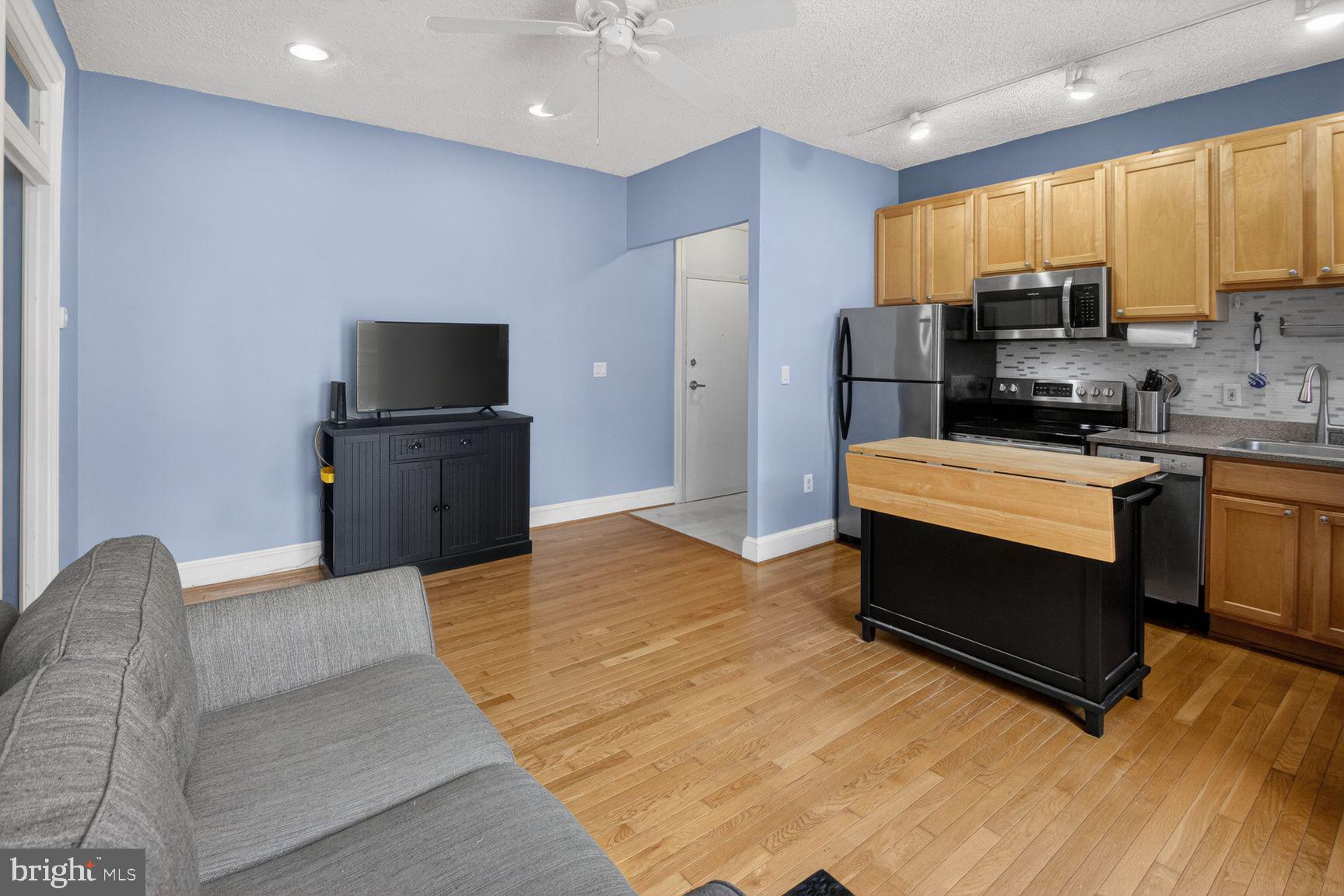 1401 Columbia Road Northwest, Unit 319 Washington, DC 20009 - Photo 5 of 18