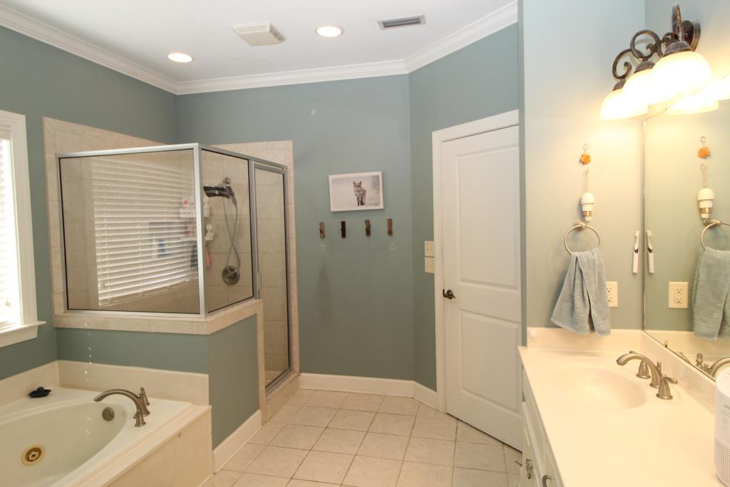 106 Pageland Road Dothan, AL 36305 - Photo 10 of 25 Primary En-suite Bath