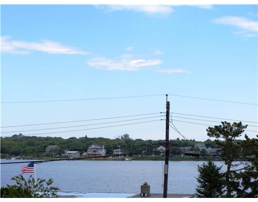 18 Riptide Road Narragansett, RI 02882 - Photo 8 of 20 View.