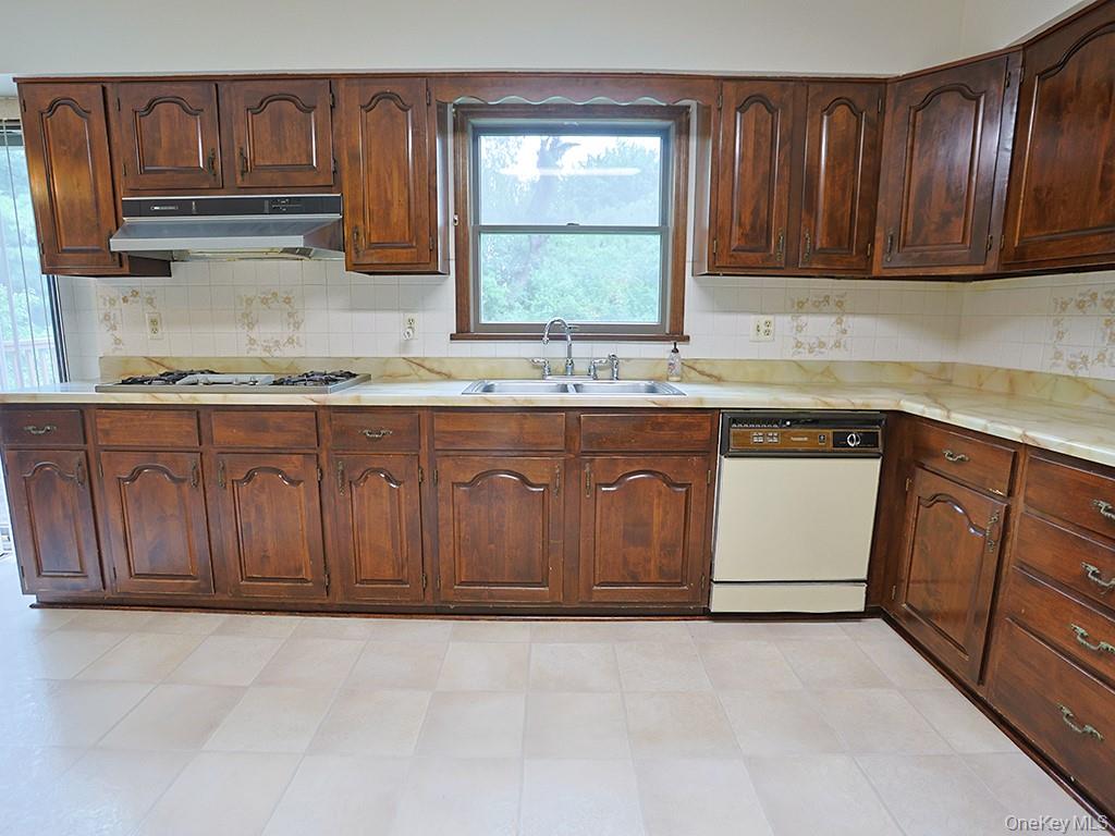 25 Georges Road Middletown, NY 10941 - Photo 9 of 38