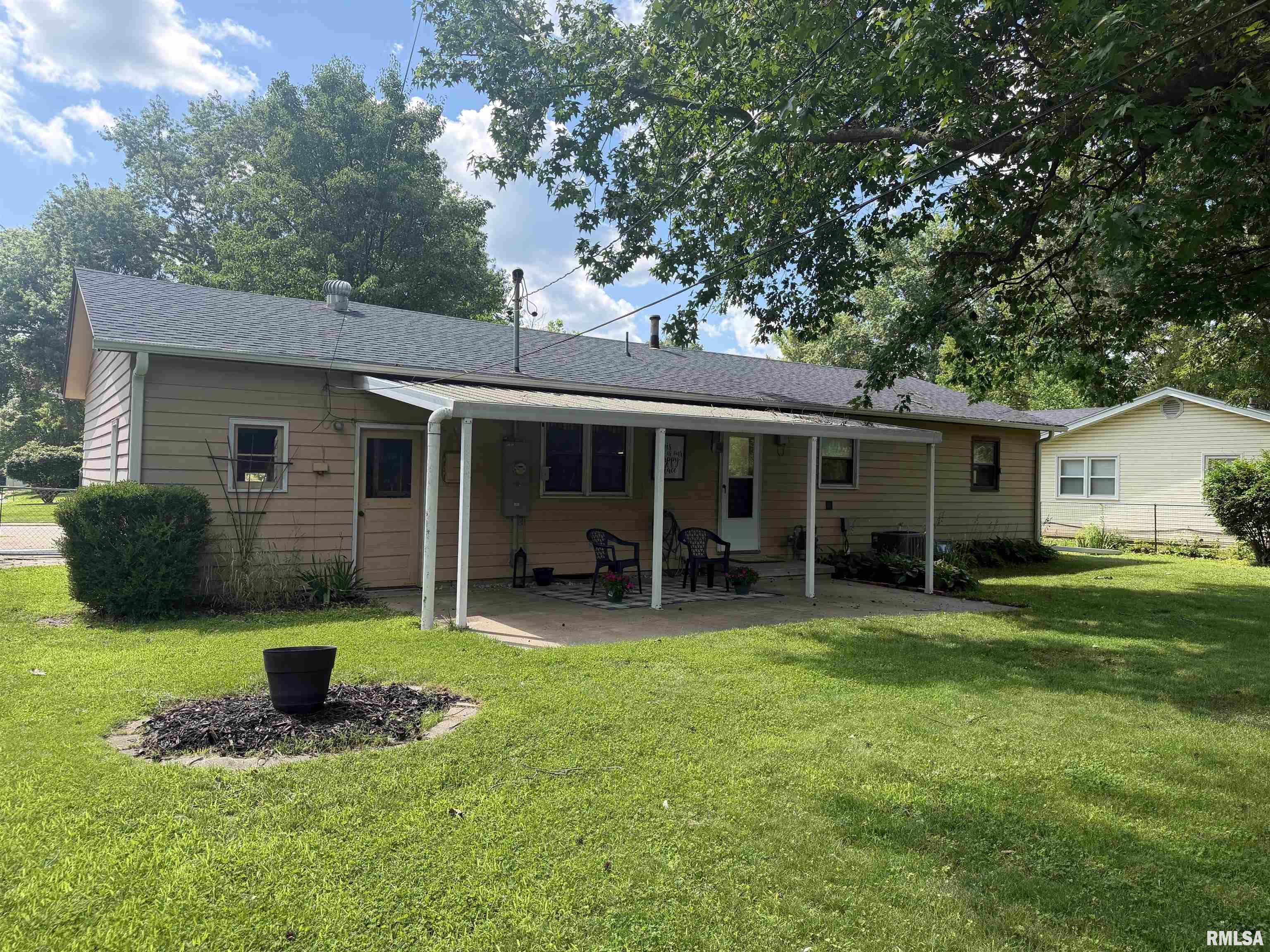 203 Jana Road Macomb, IL 61455 - Photo 4 of 42