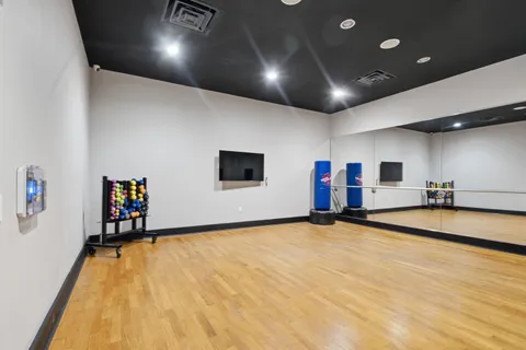 $560,000 | 4 Beacon Way, Unit 303, Jersey City, NJ 07304