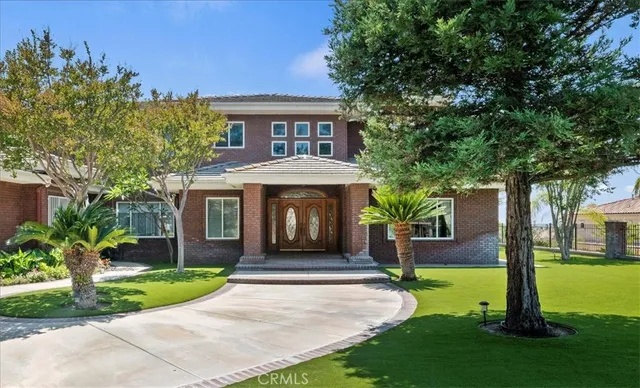 a view of a door of a building
