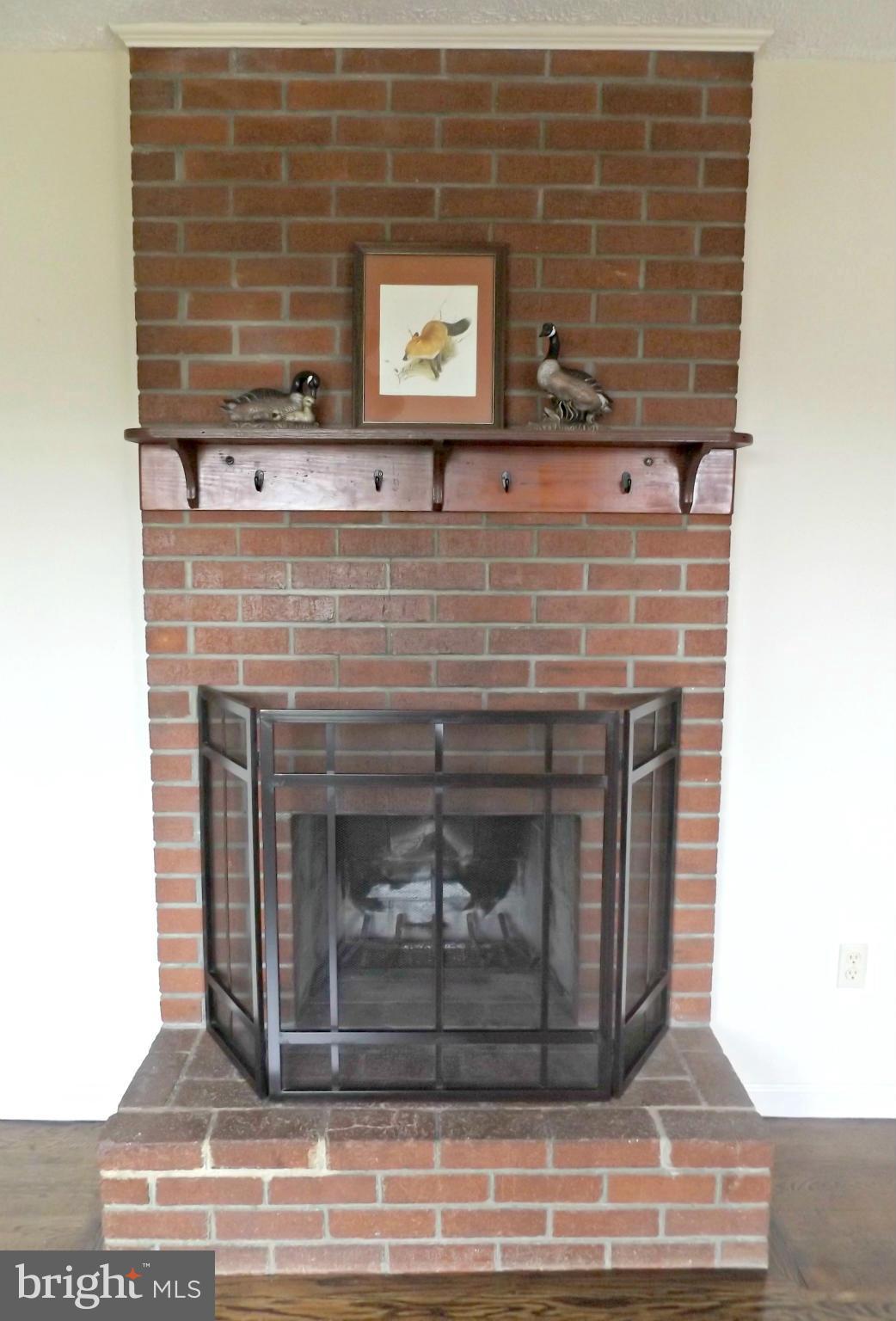 200 Russell Road Berryville, VA 22611 - Photo 5 of 27 Living Room