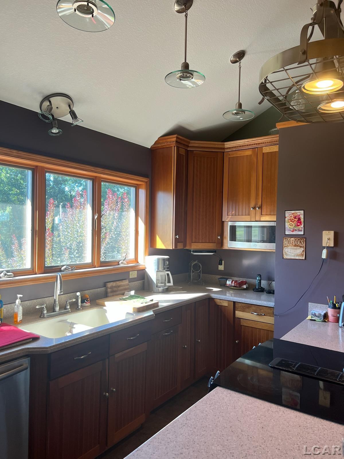 17126 Cole Road Addison, MI 49220 - Photo 10 of 28 50150568-4ee7a95a-7c9c-4c9c-b2d8-7806ef4053d7.JPG