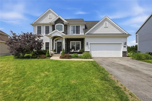 $749,500 | 14 Silent Meadow Lane, Lancaster, NY 14086