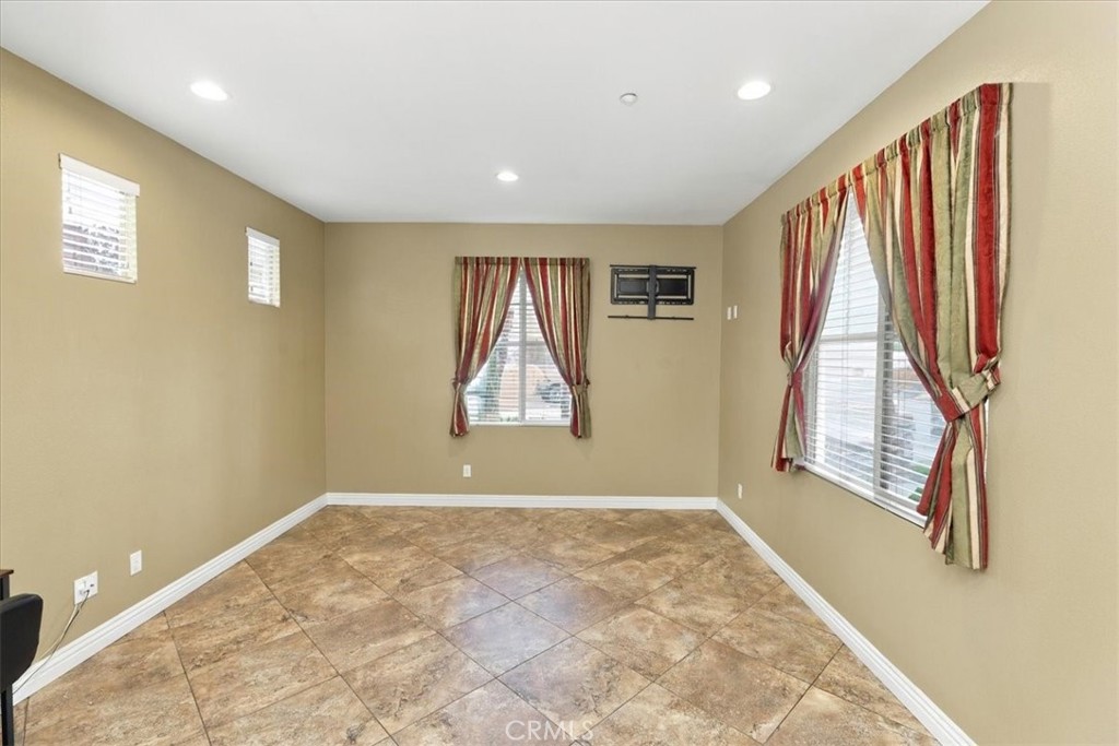 7984 Palm View Lane Riverside, CA 92508 - Photo 13 of 57 Gallery Image 13
