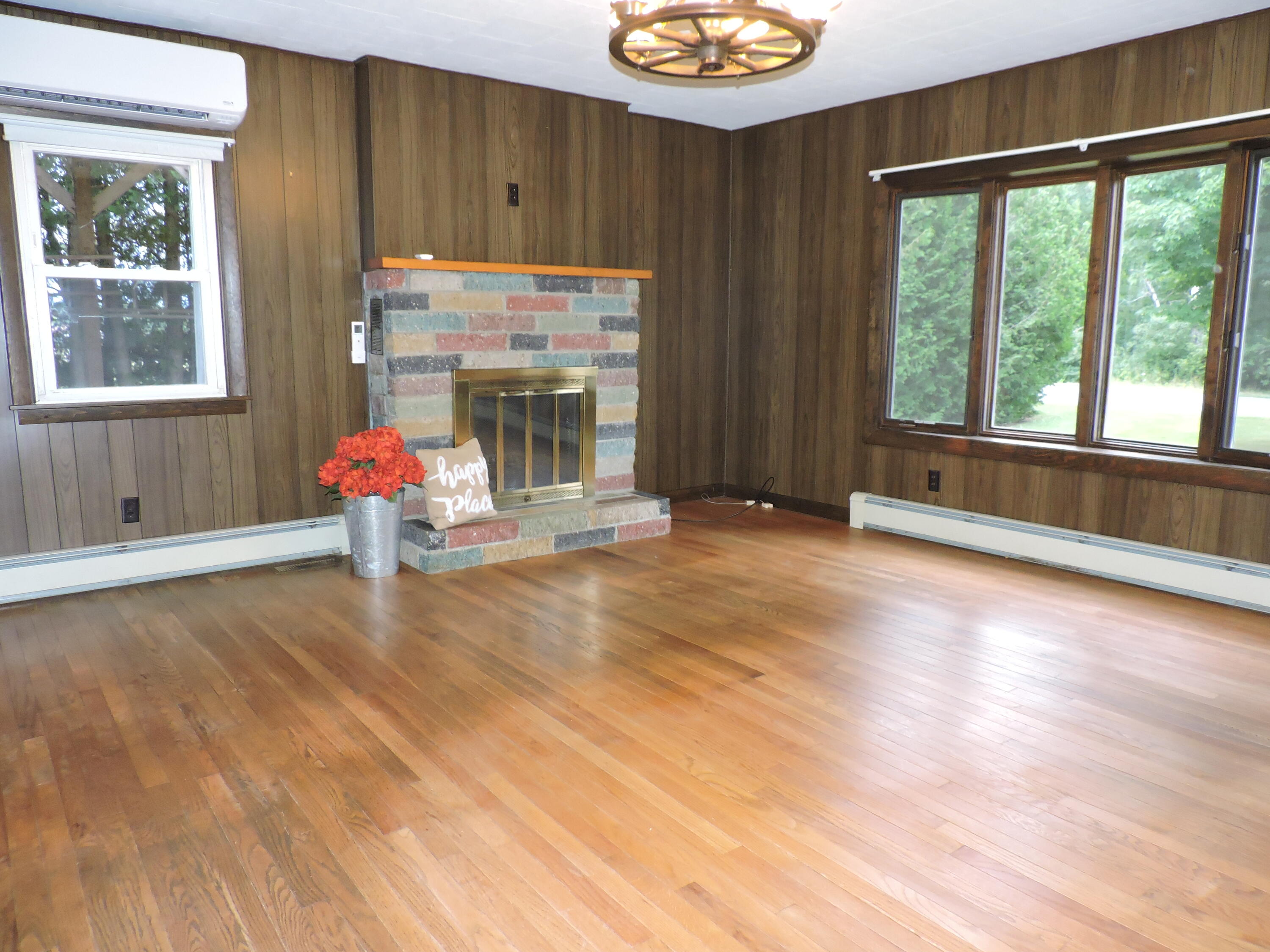 259 Meadow Road Hampden, ME 04444 - Photo 25 of 33 Living room