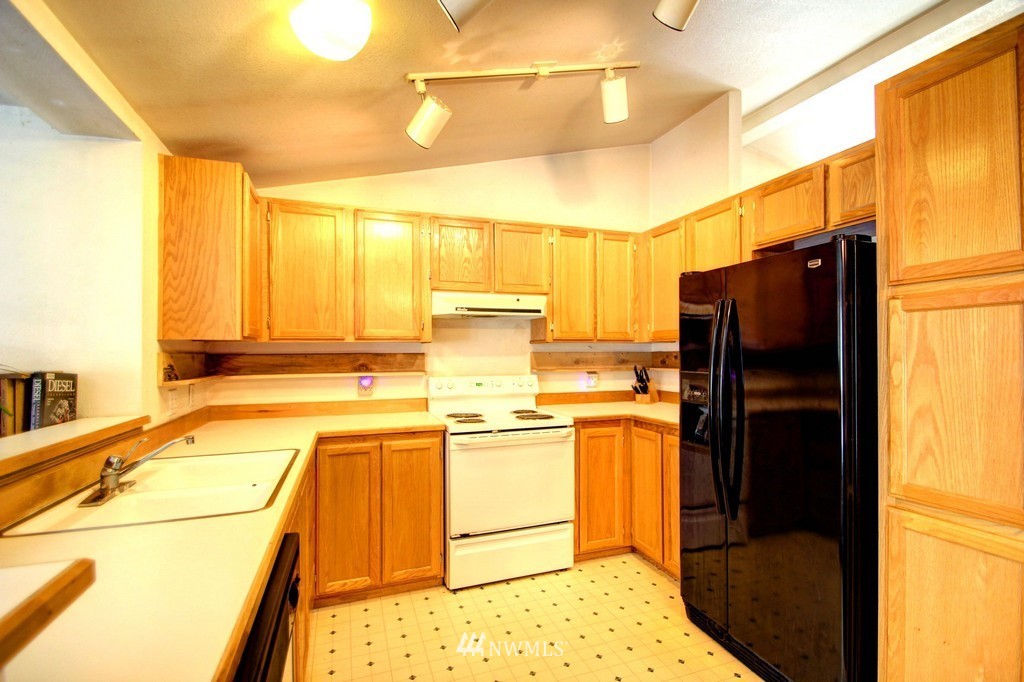 6491 Little Big Horn Road Maple Falls, WA 98266 - Photo 12 of 25 Gallery Image 12