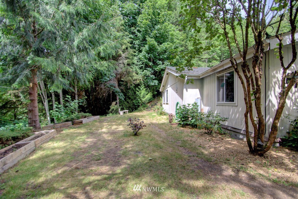 6491 Little Big Horn Road Maple Falls, WA 98266 - Photo 3 of 25 Gallery Image 3