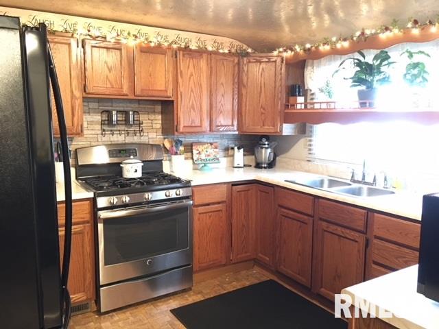 476 South Main Street Canton, IL 61520 - Photo 8 of 36 Gallery Image 8