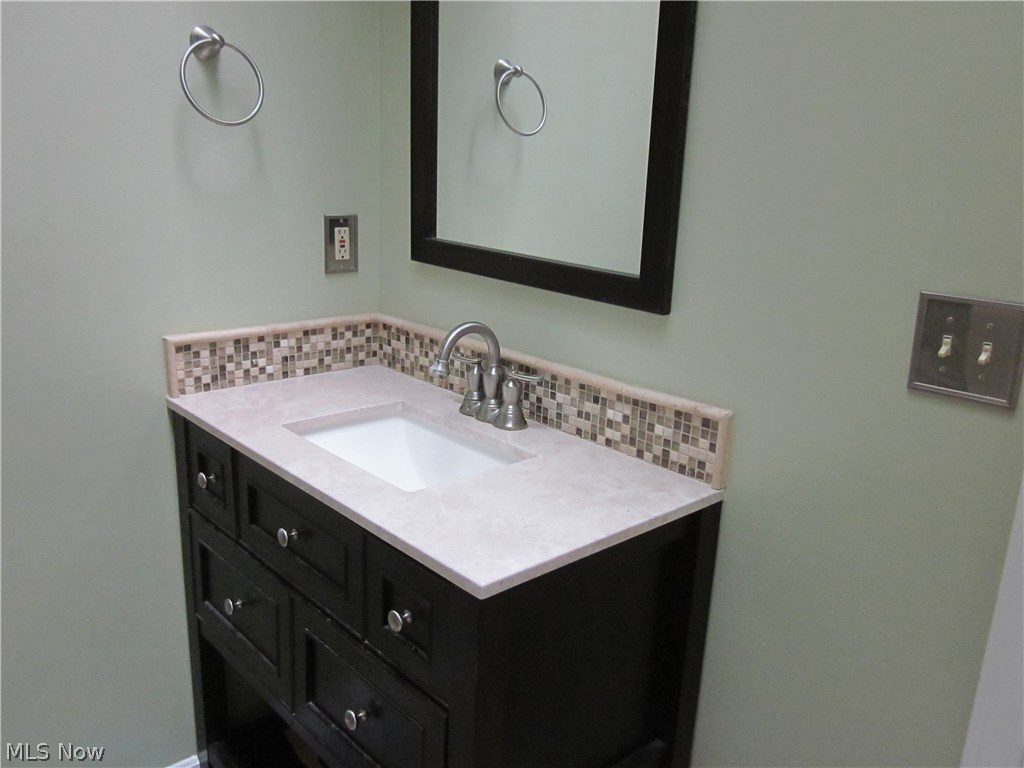 749 Lockwood Road Barberton, OH 44203 - Photo 16 of 25 Gallery Image 16
