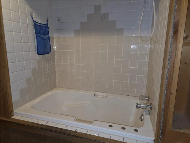 $96,000 | 327 North 4th Street, Quenemo, KS 66528