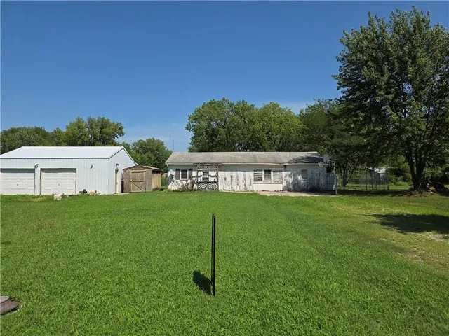 $96,000 | 327 North 4th Street, Quenemo, KS 66528