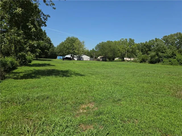 $96,000 | 327 North 4th Street, Quenemo, KS 66528